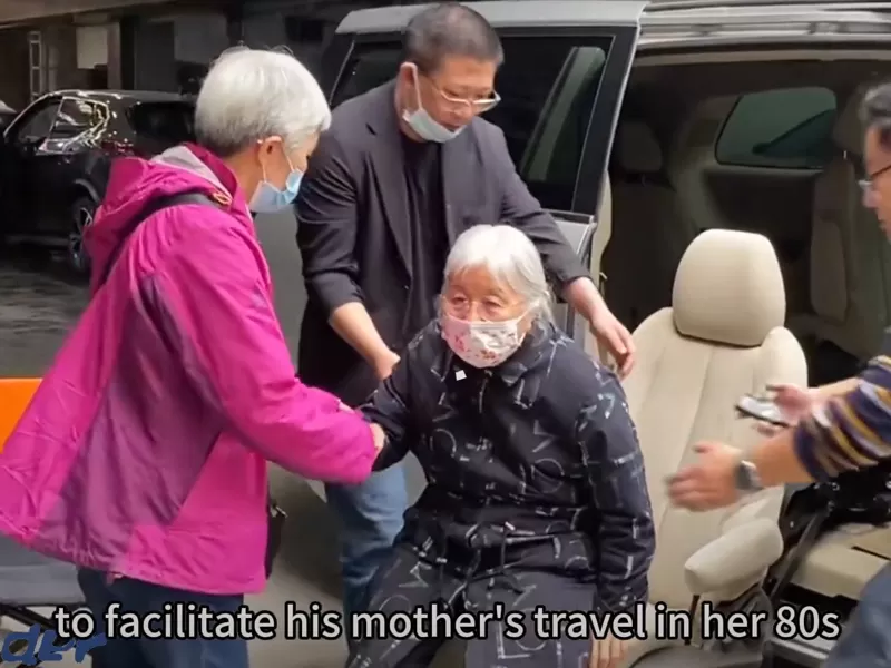 Buick GL8 소유자, 80 대 어머니를위한 회전 좌석 수정