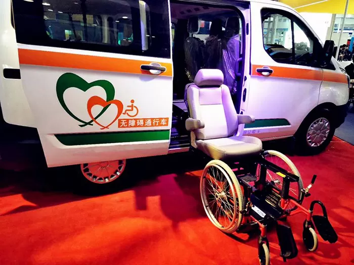 포드 트랜짓 접근 가능한 차량 수정