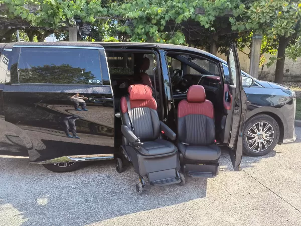 Trumpchi E9 미들 행 및 공동 파일럿 수정 회전 좌석