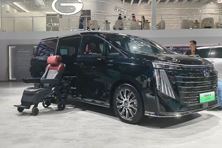 trumpchi-e9-technology-care-edition-debuts-at-beijing-auto-show-2.jpg trumpchi-e9-technology-care-edition-debuts-at-beijing-auto-show-2.jpg