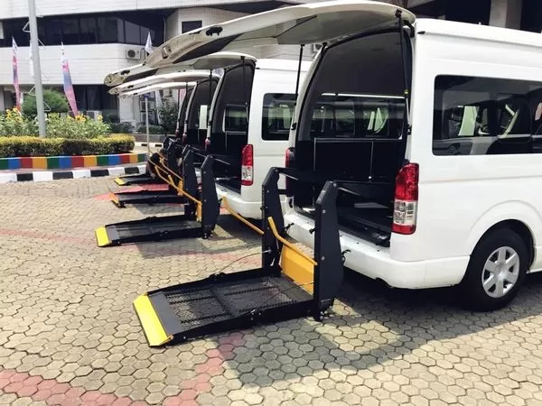 휠체어 리프팅 장치 및 휠체어 고정 장치 (제 3 회 아시안 파라 게임)