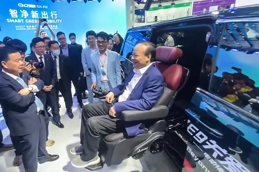xindetechs-detachable-swivel-seat-debuts-at-guangzhou-auto-show-4.jpg xindetechs-detachable-swivel-seat-debuts-at-guangzhou-auto-show-4.jpg