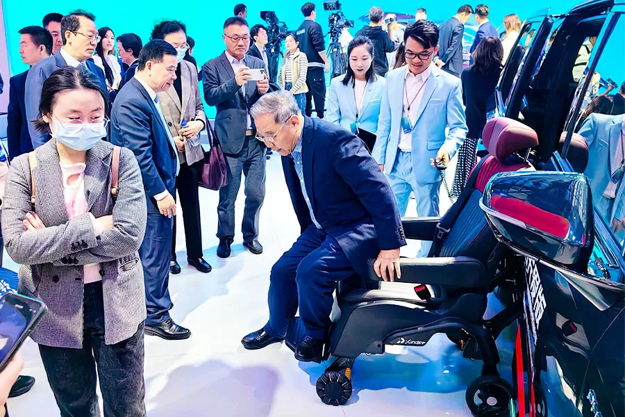 xindetechs-detachable-swivel-seat-debuts-at-guangzhou-auto-show-5.jpg xindetechs-detachable-swivel-seat-debuts-at-guangzhou-auto-show-5.jpg