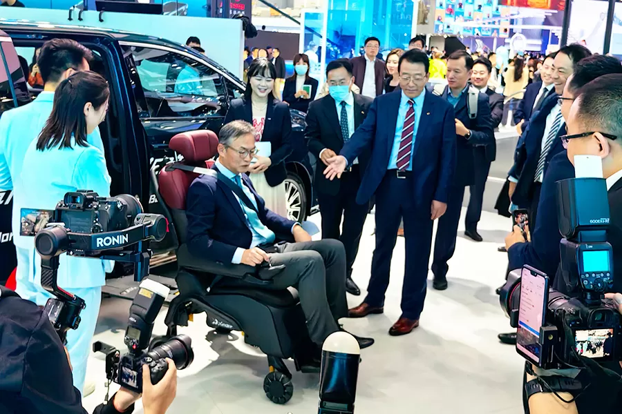 xindetechs-detachable-swivel-seat-debuts-at-guangzhou-auto-show-6.jpg xindetechs-detachable-swivel-seat-debuts-at-guangzhou-auto-show-6.jpg